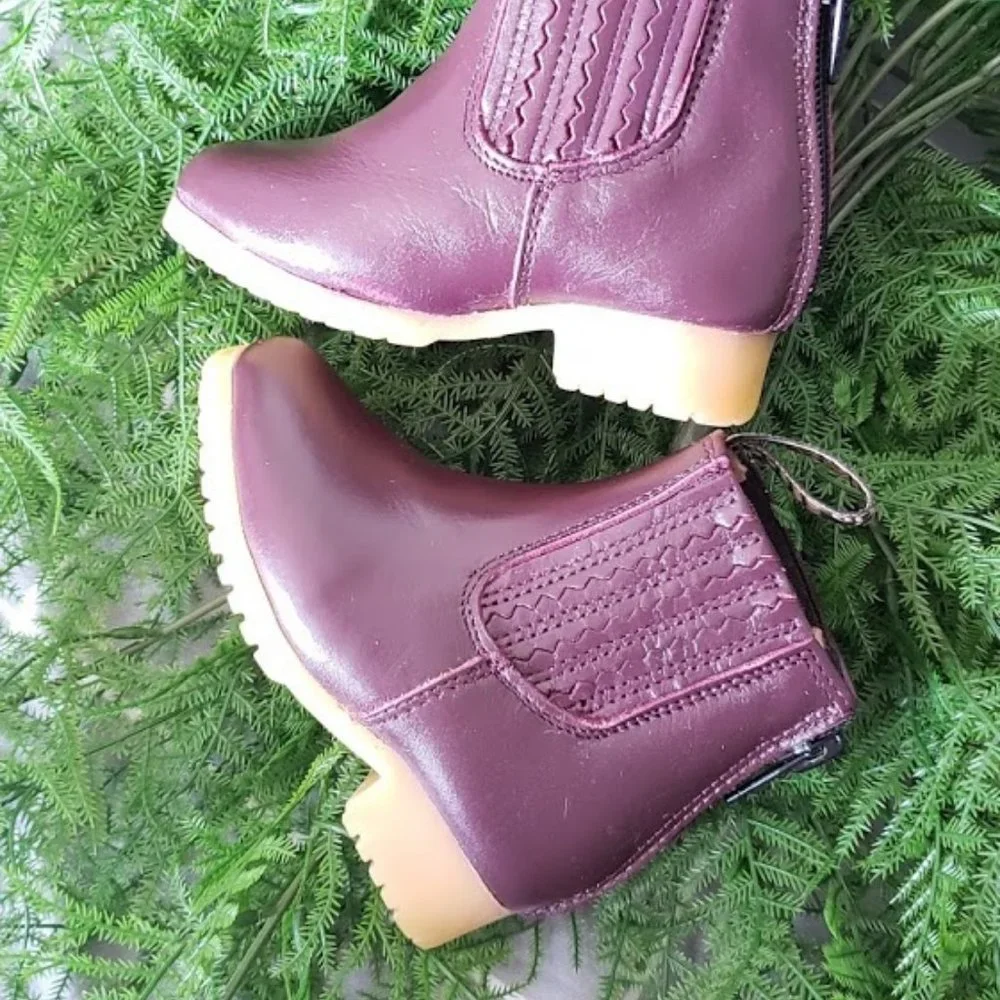 Size 2 boots shoes